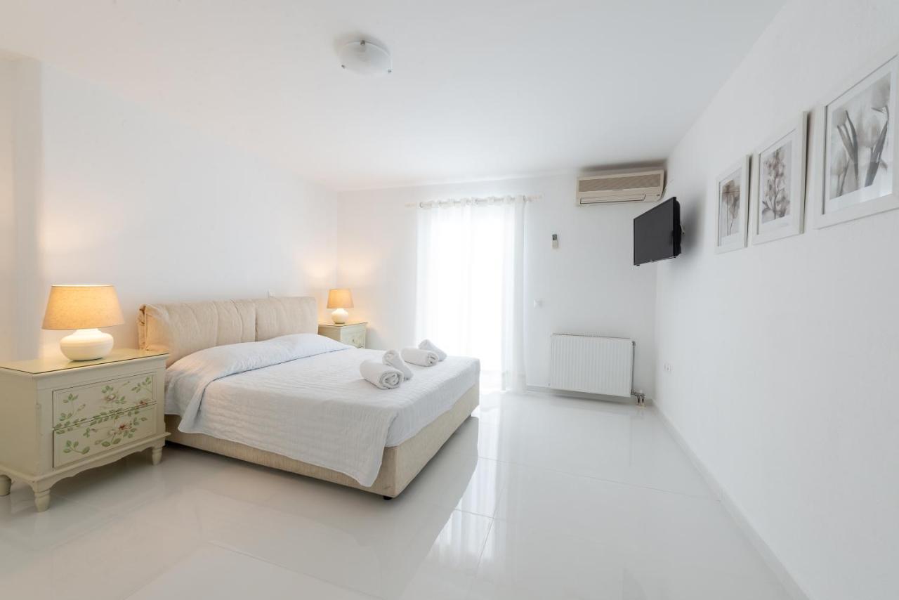 Aeri Villas & Apartments เตลอส ภายนอก รูปภาพ